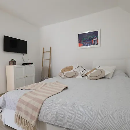 Mir Apartment