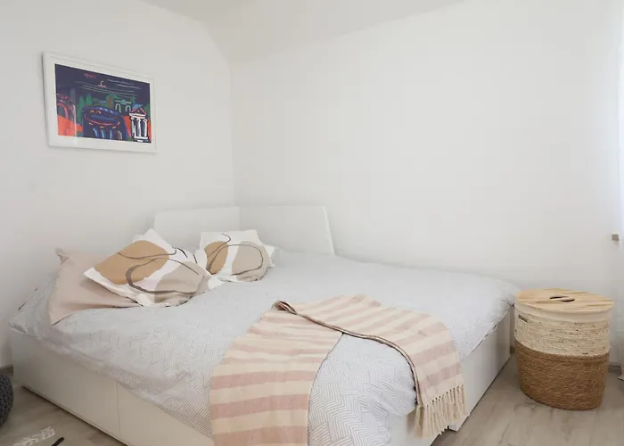 Mir Apartment *