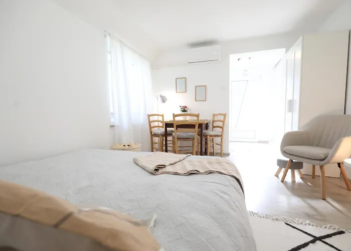 Mir Apartment Pula